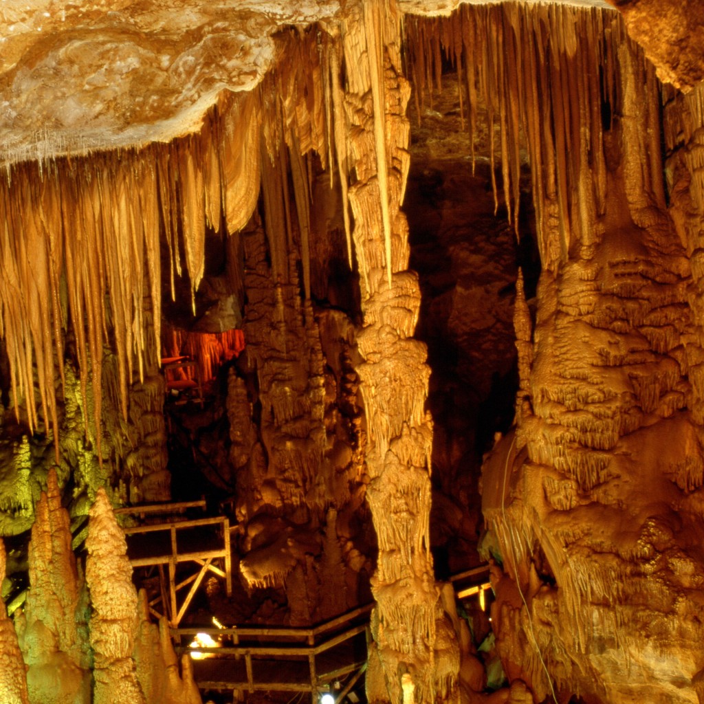 Karaca Mağarası